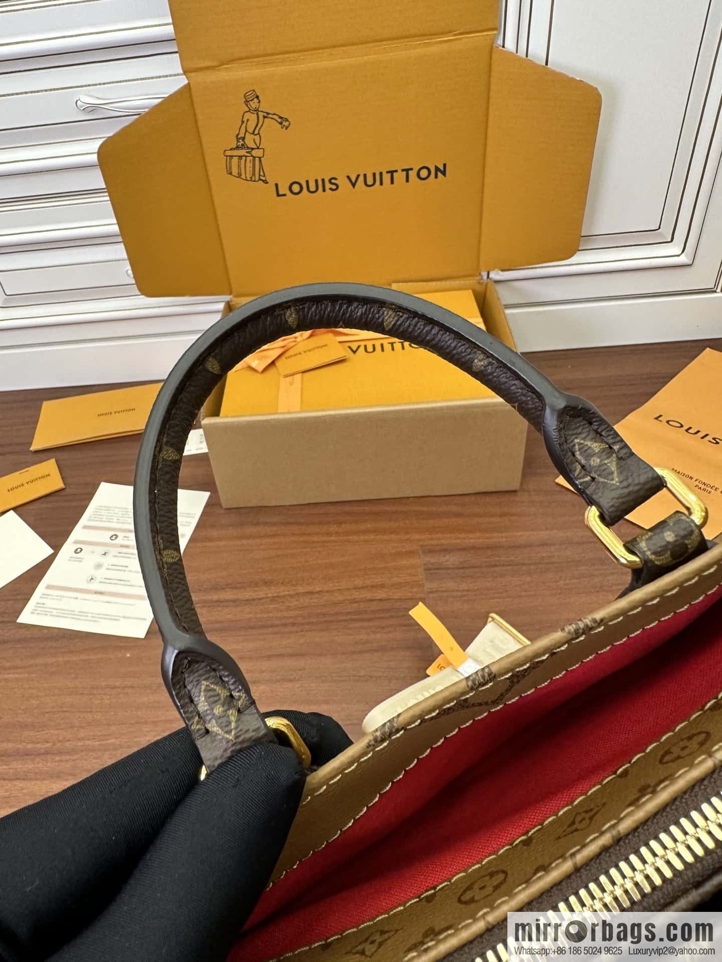 LV OnTheGo East West M46653