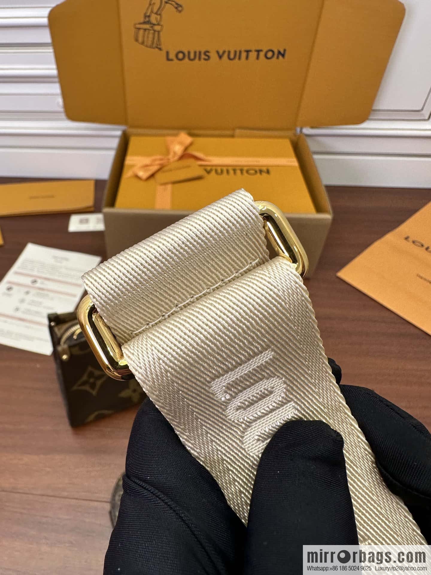 LV OnTheGo East West M46653