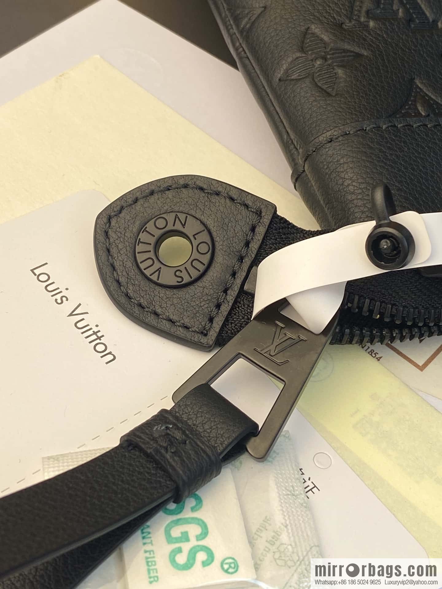 LV M82545 Pochette Voyage Souple