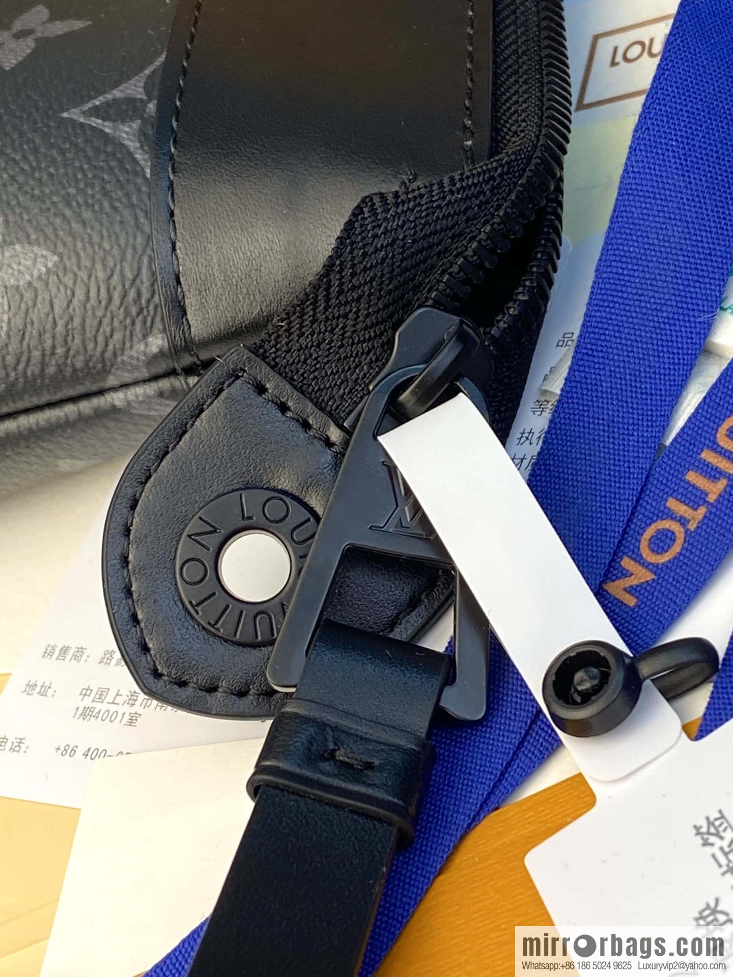 LV M82543 Pochette Voyage Souple