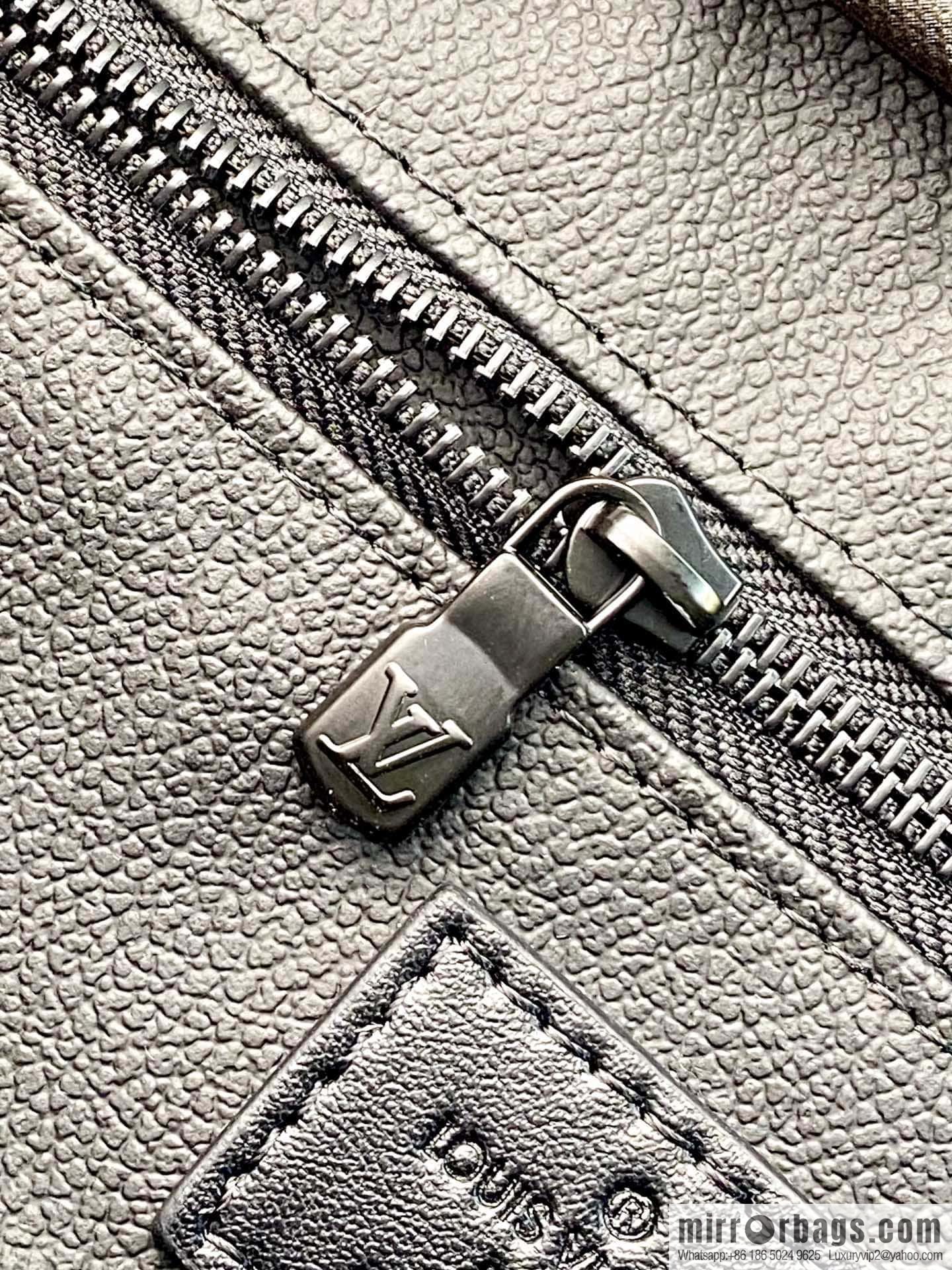 LV M59478 DOPP KIT toilet bag