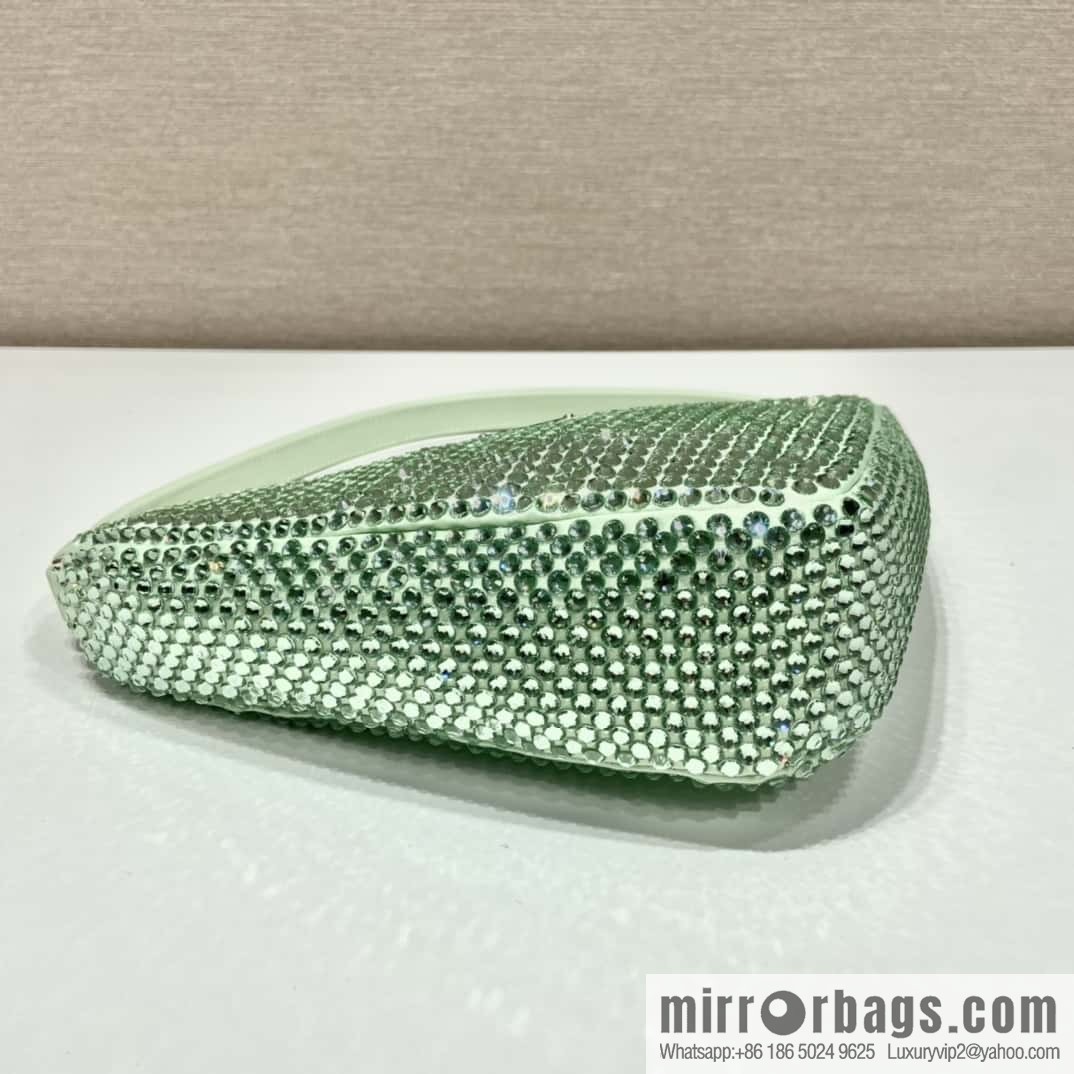 PRADA flash diamond triangle bag lNQ044