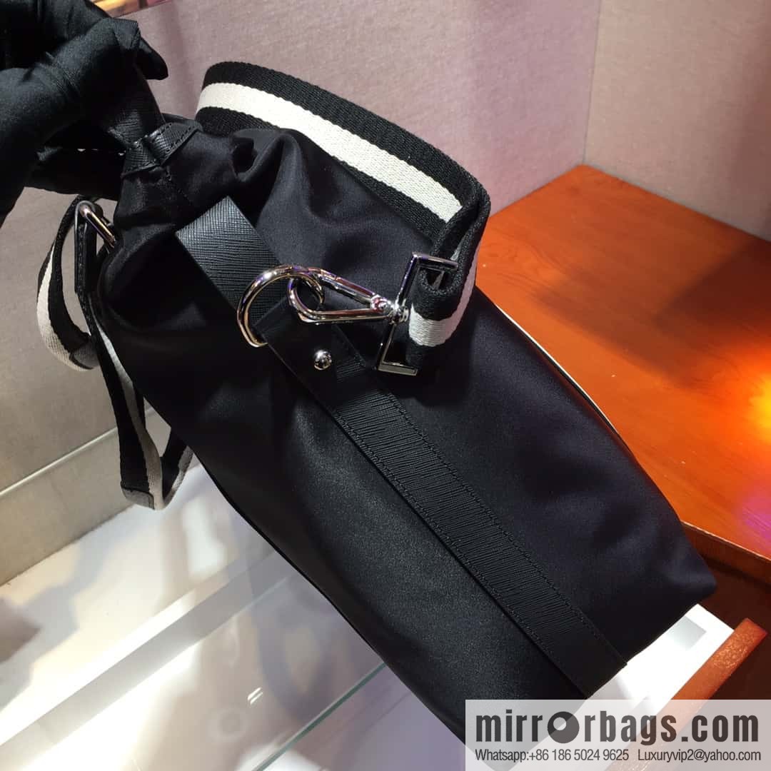 PRADA imported parachute fabric + imported leather tote bag 2096 black
