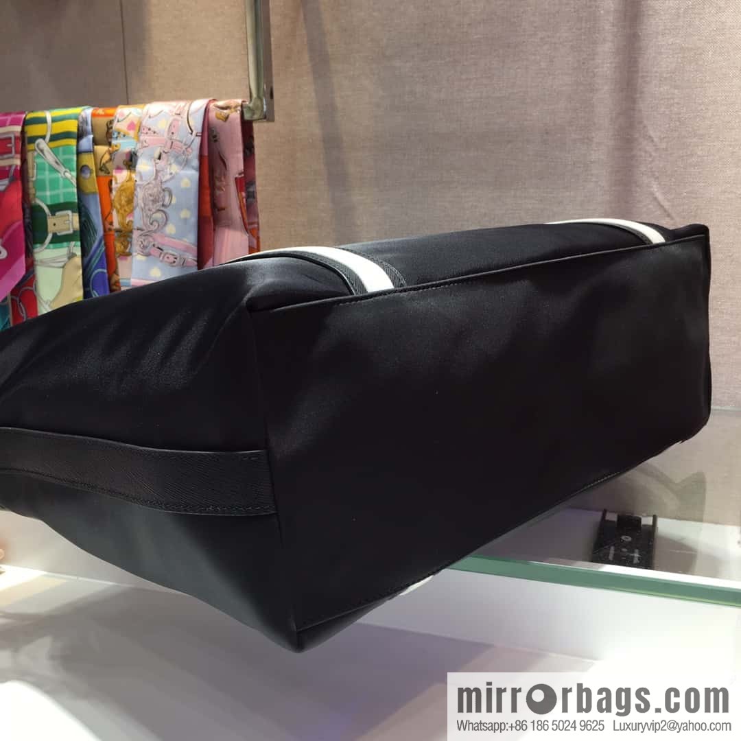 PRADA imported parachute fabric + imported leather tote bag 2096 black