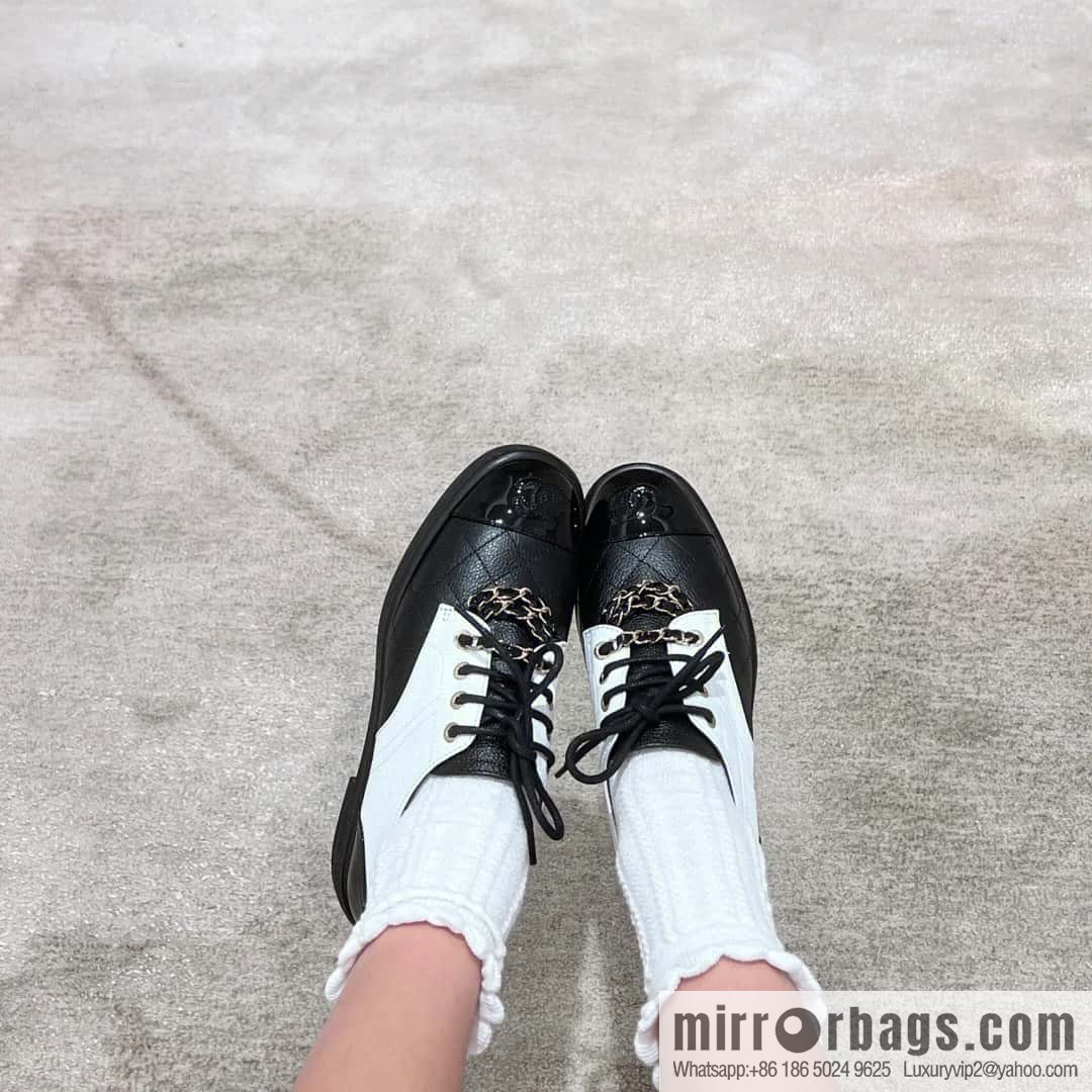 CHANEL Xiaoxiang black and white panda 🐼 chain ⛓ platform loafers