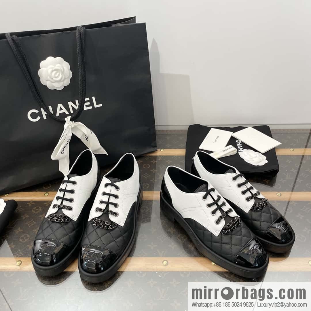 CHANEL Xiaoxiang black and white panda 🐼 chain ⛓ platform loafers