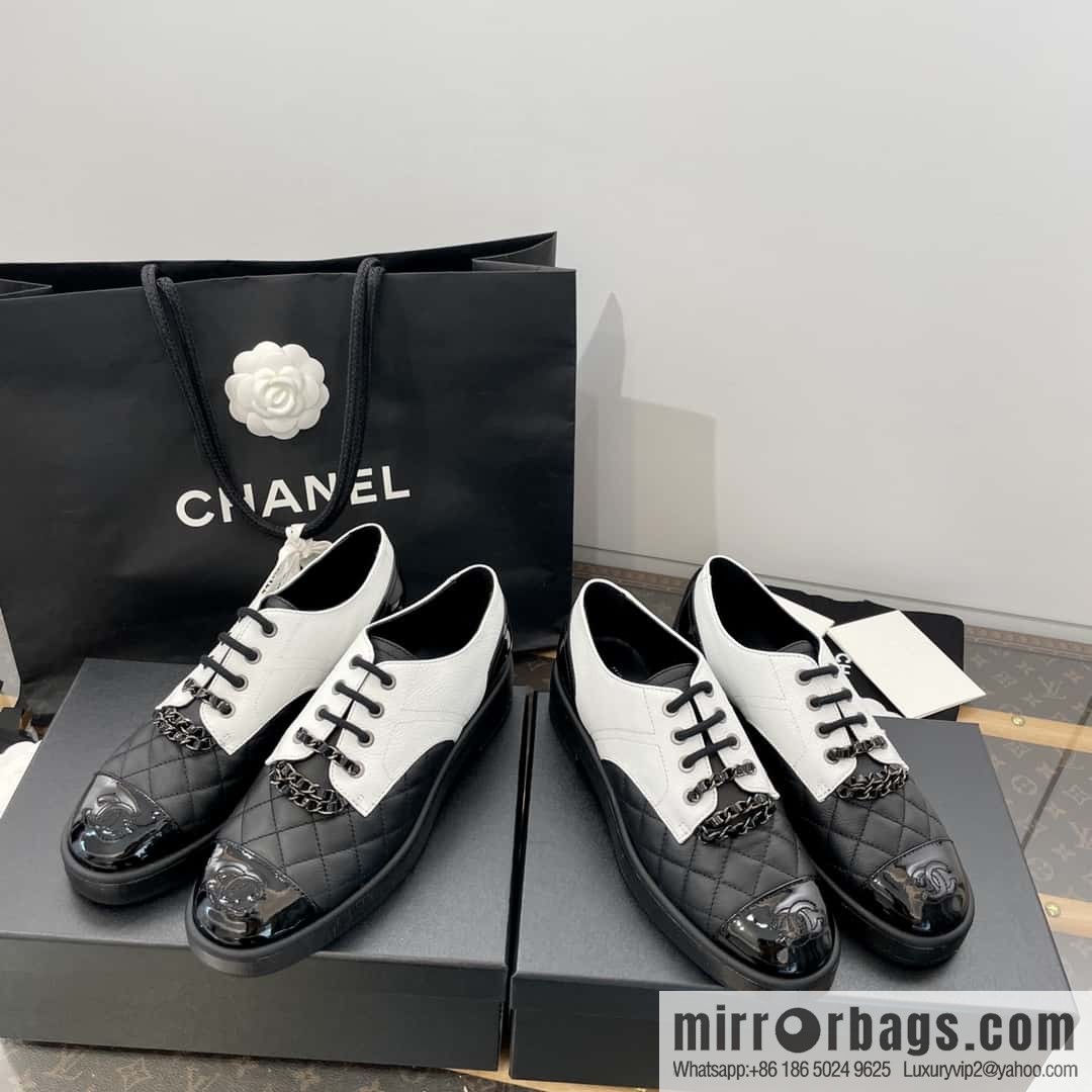 CHANEL Xiaoxiang black and white panda 🐼 chain ⛓ platform loafers