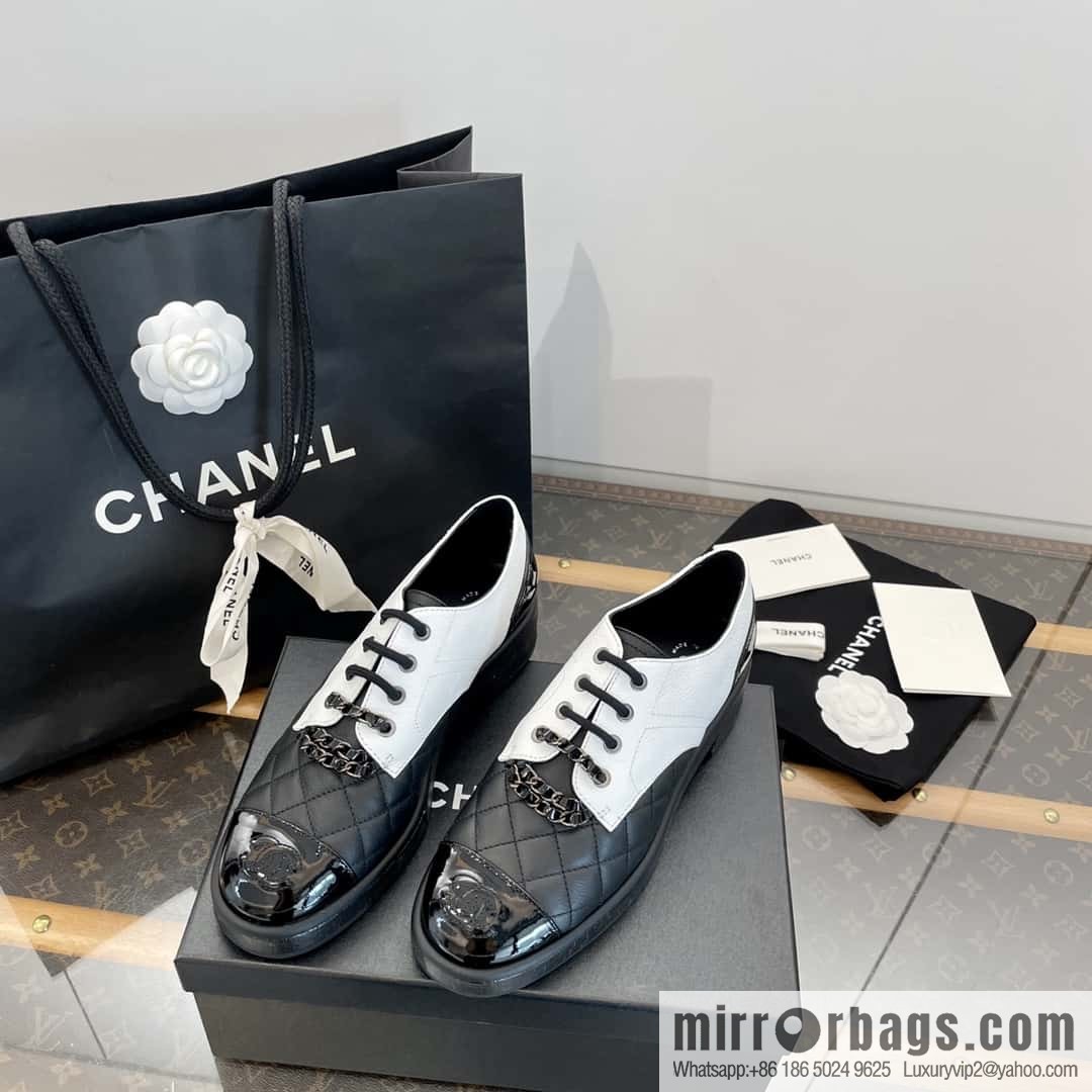 CHANEL Xiaoxiang black and white panda 🐼 chain ⛓ platform loafers