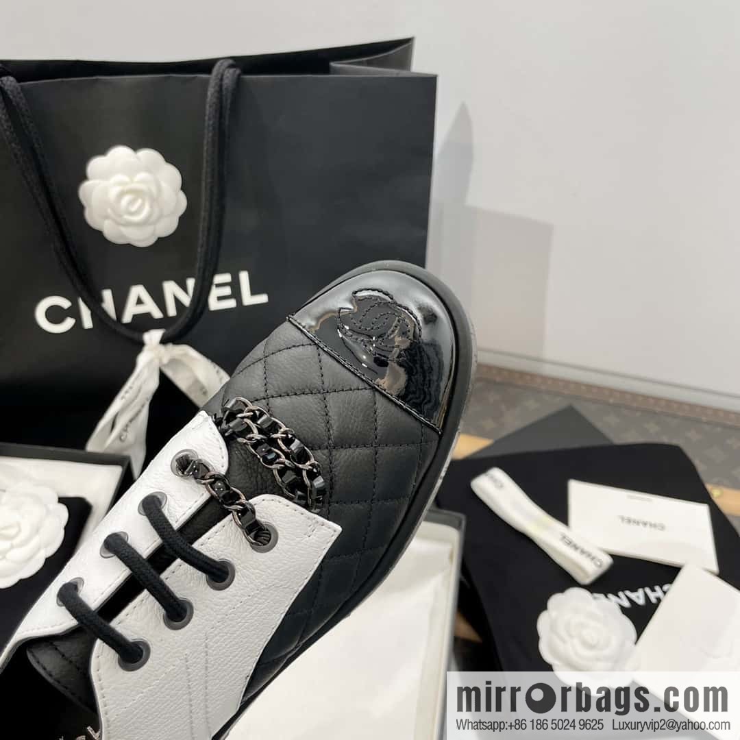 CHANEL Xiaoxiang black and white panda 🐼 chain ⛓ platform loafers