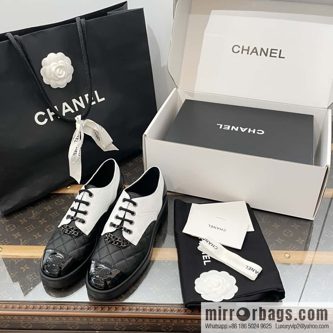 CHANEL Xiaoxiang black and white panda 🐼 chain ⛓ platform loafers
