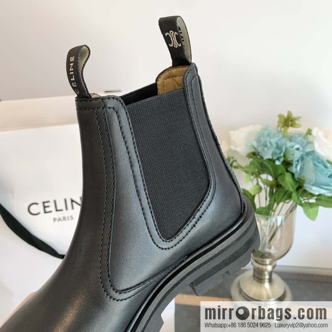 CELINE Celin in one pair of Chelsea booties
