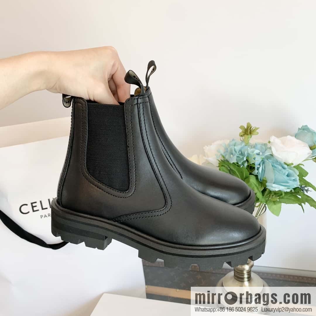 CELINE Celin in one pair of Chelsea booties
