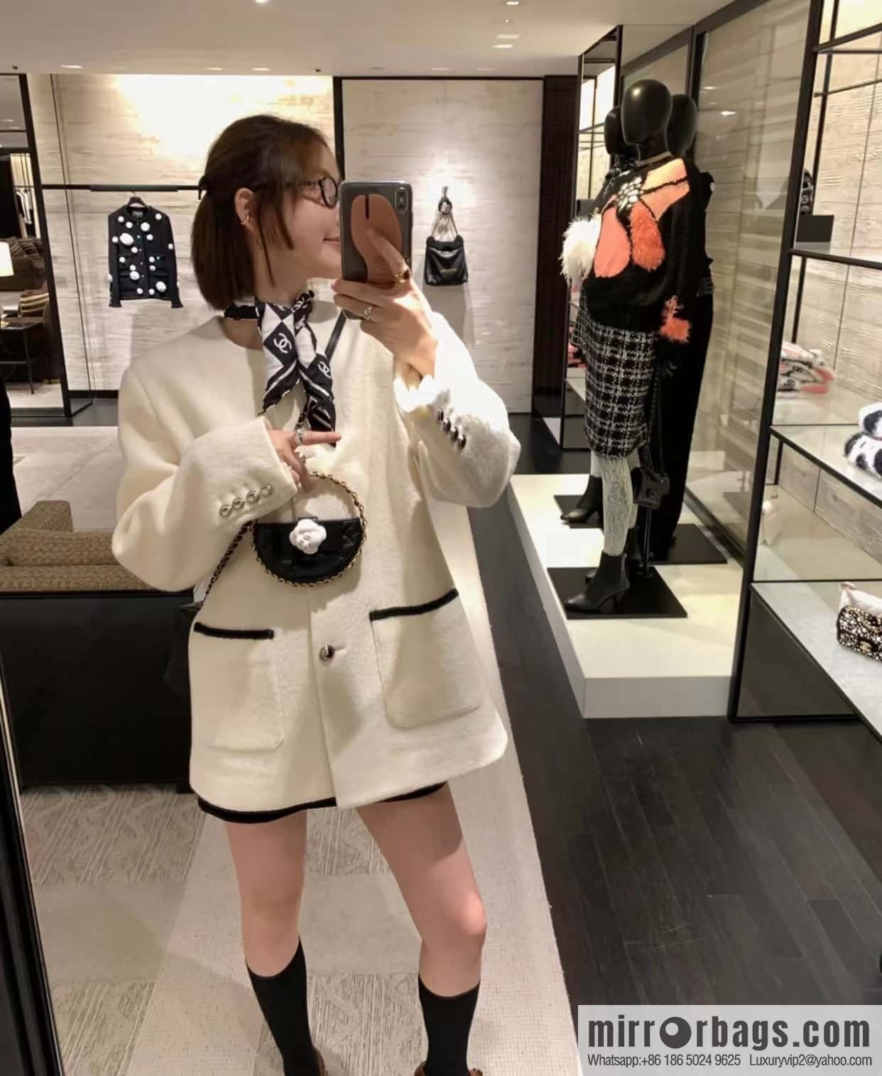 CHANEL 23K Camellia Hula Hoop AP3584