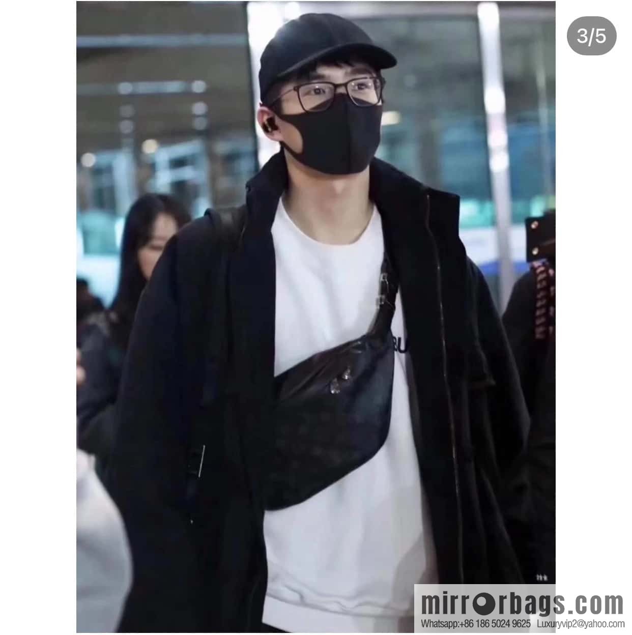 LV M46035 DISCOVERY Small fanny pack