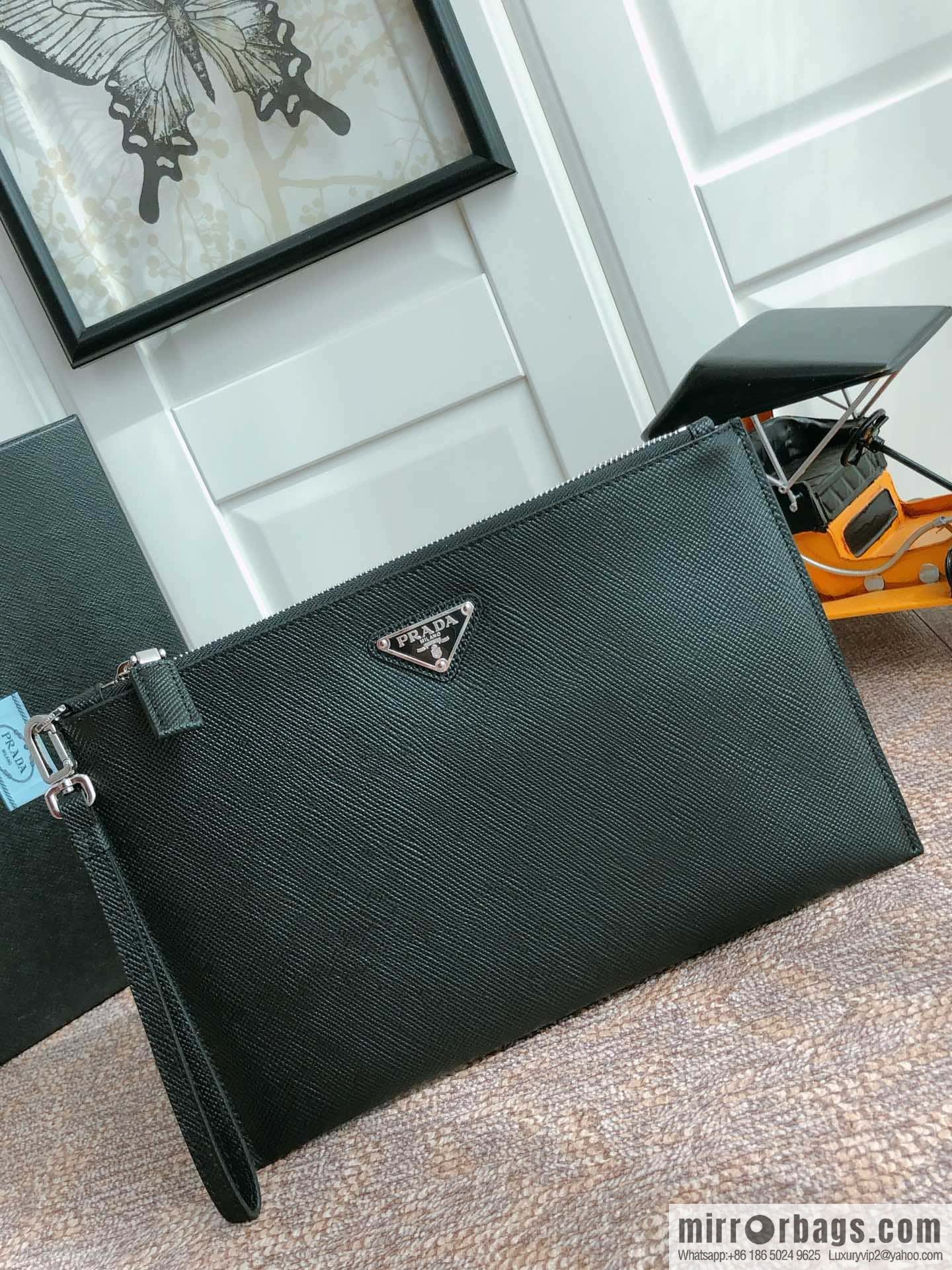 PRADA Prada imported coarse cross pattern leather handbag 2NG005