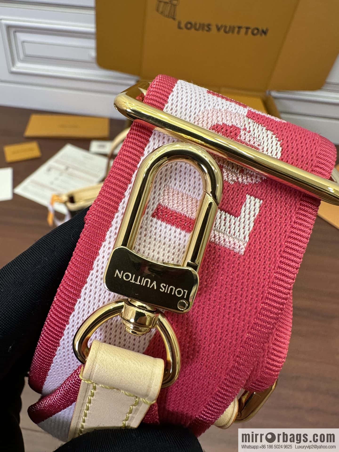 LV M46786 Neverfull BB