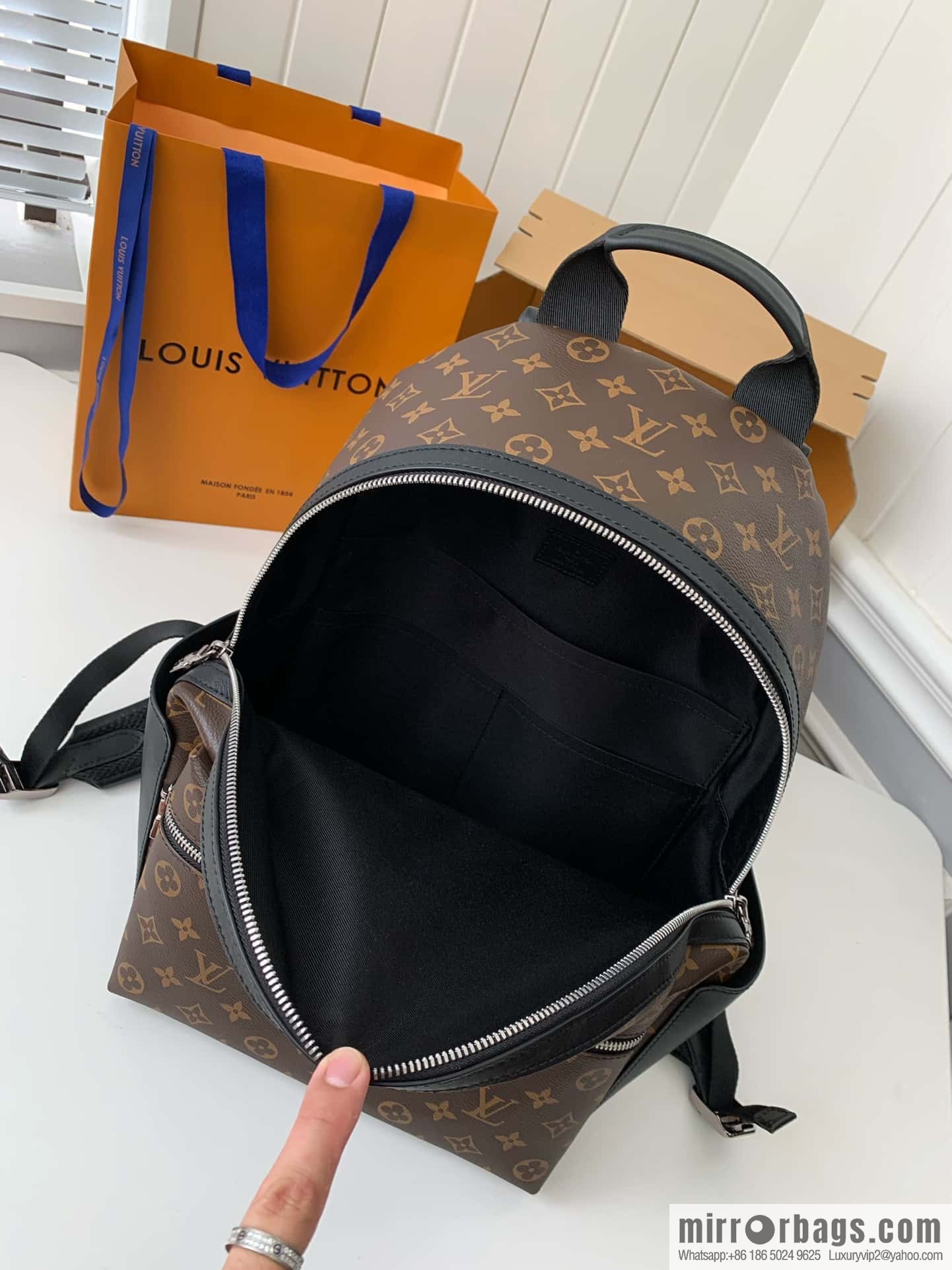 LV M46684 Discovery Backpack PM