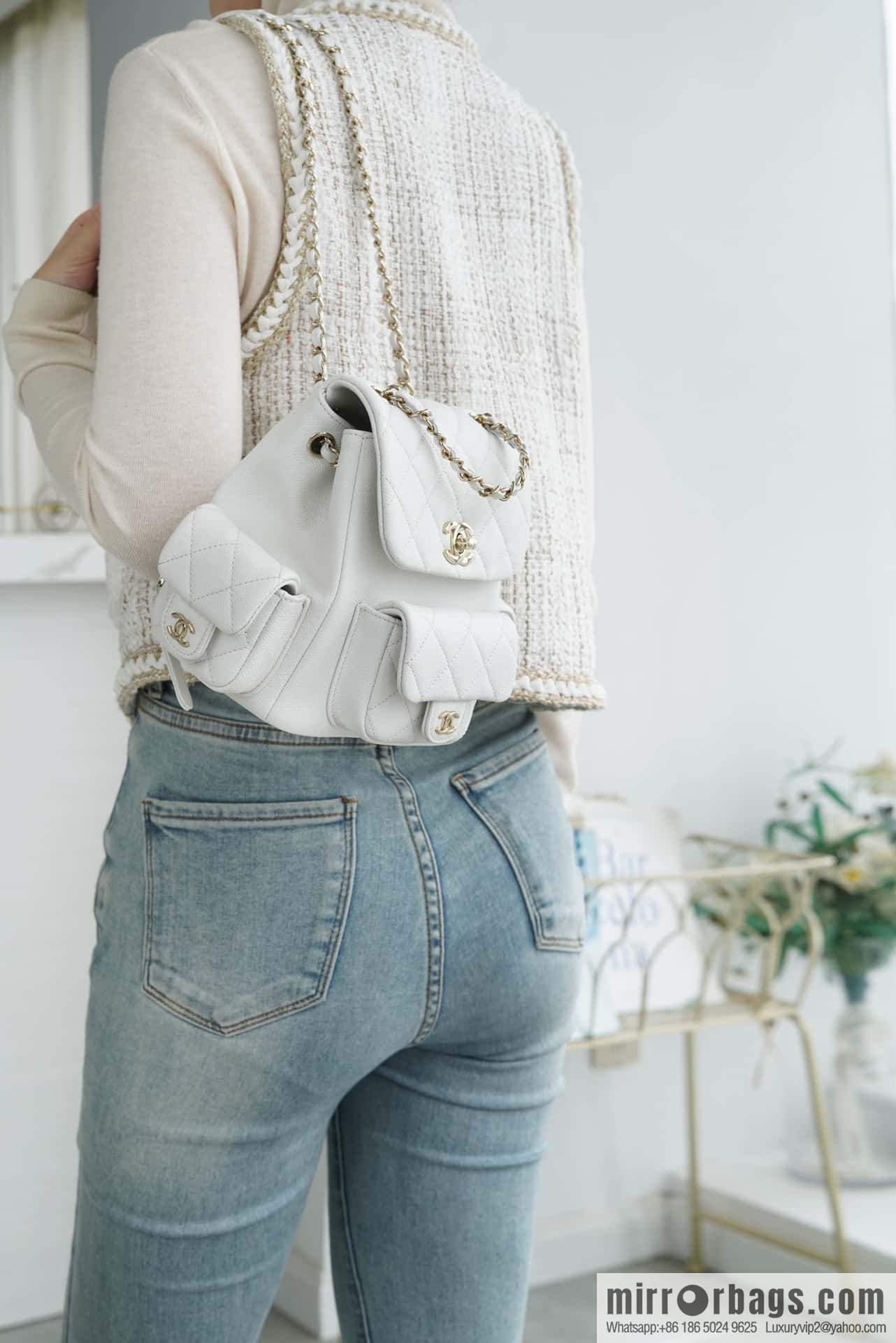 CHANEL 23K new, tank Dumas small shoulder backpack AS4399 white