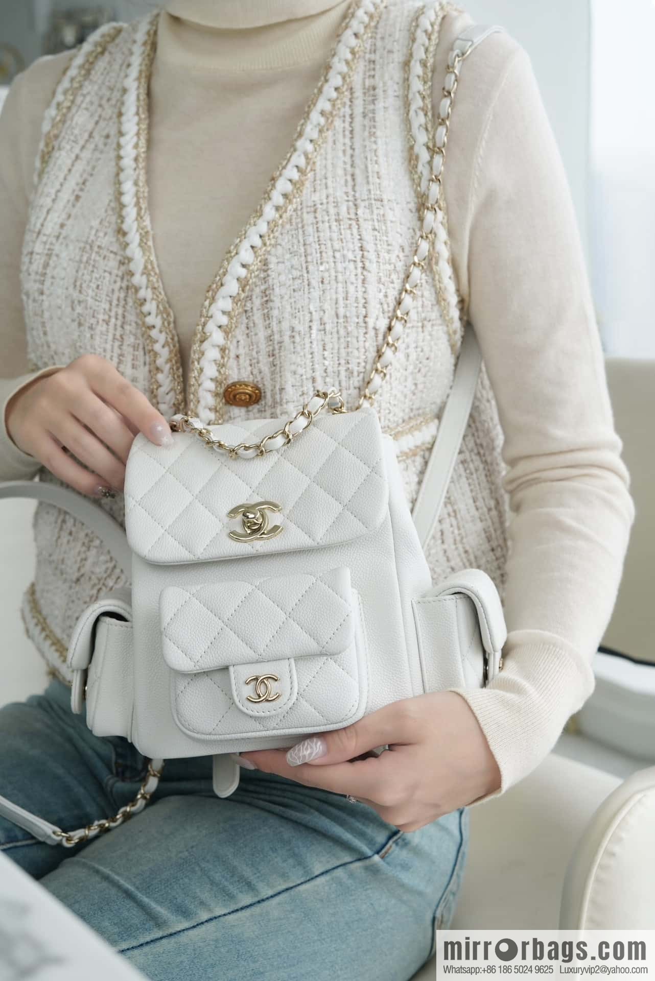 CHANEL 23K new, tank Dumas small shoulder backpack AS4399 white