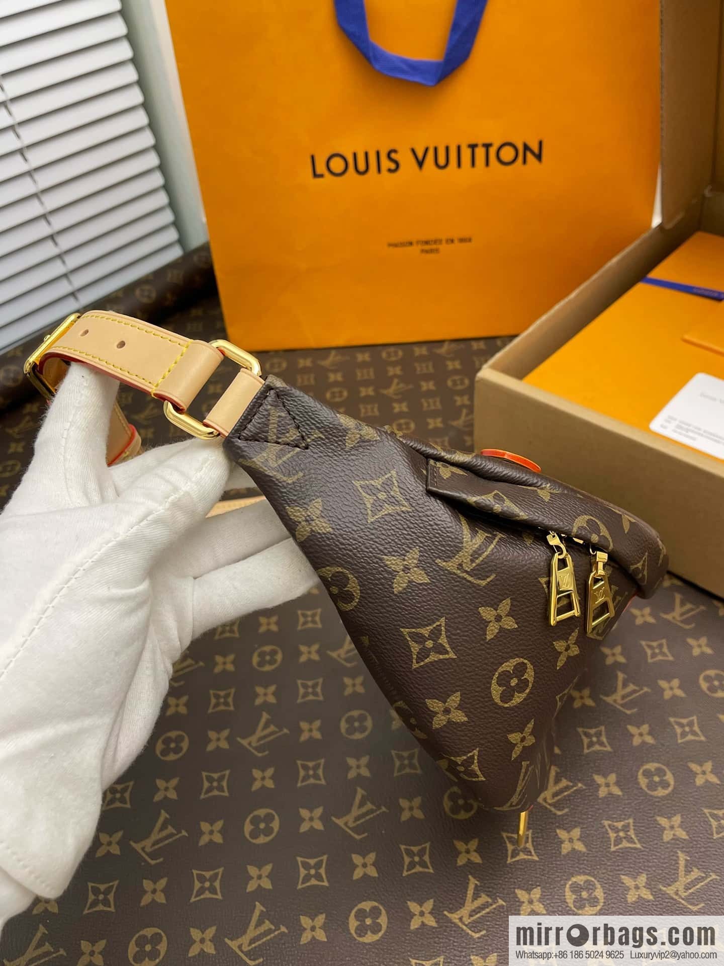 LV BUMBAG monogram fanny pack M43644