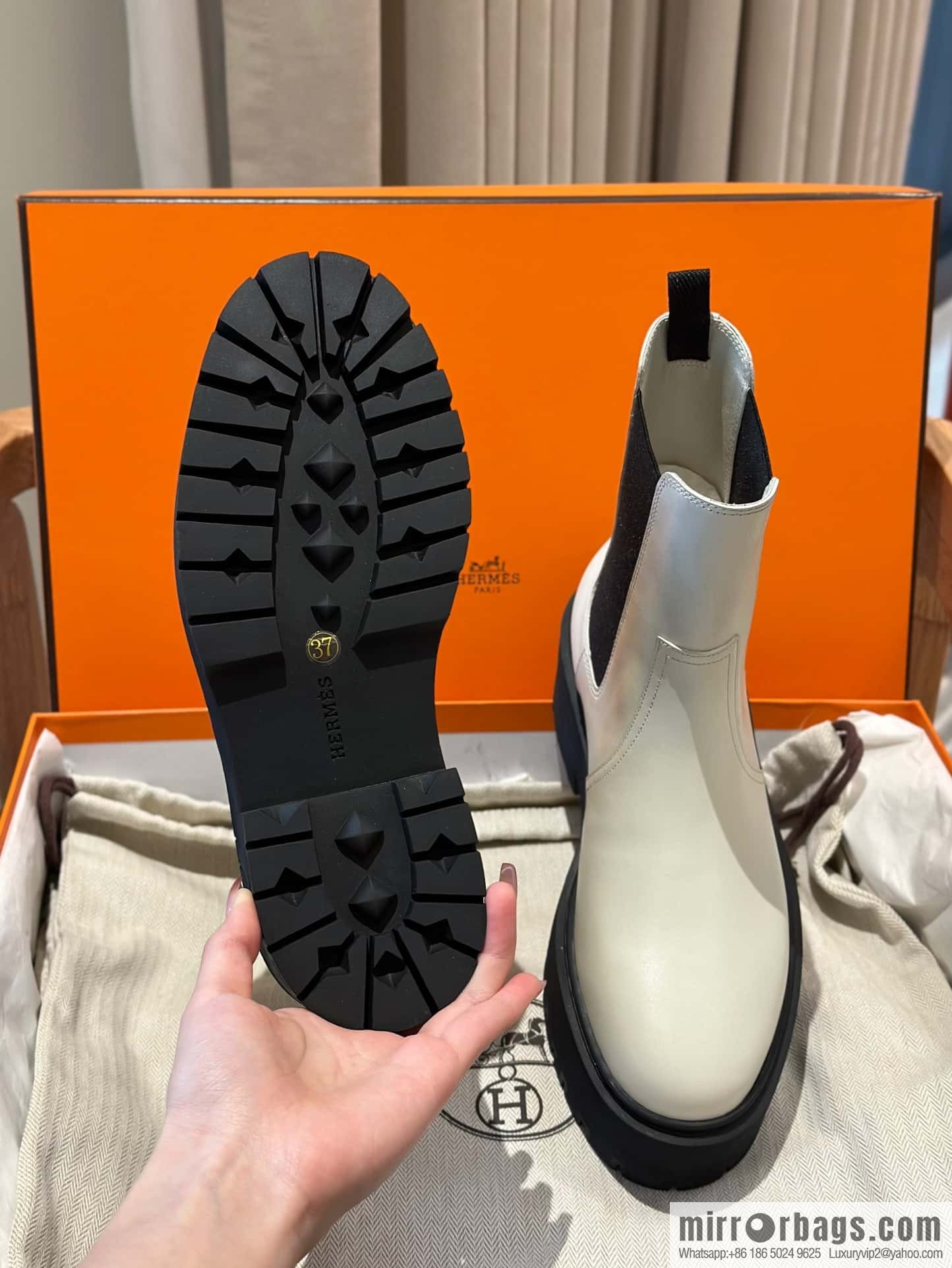 Hermès H's new autumn and winter Chelsea boots