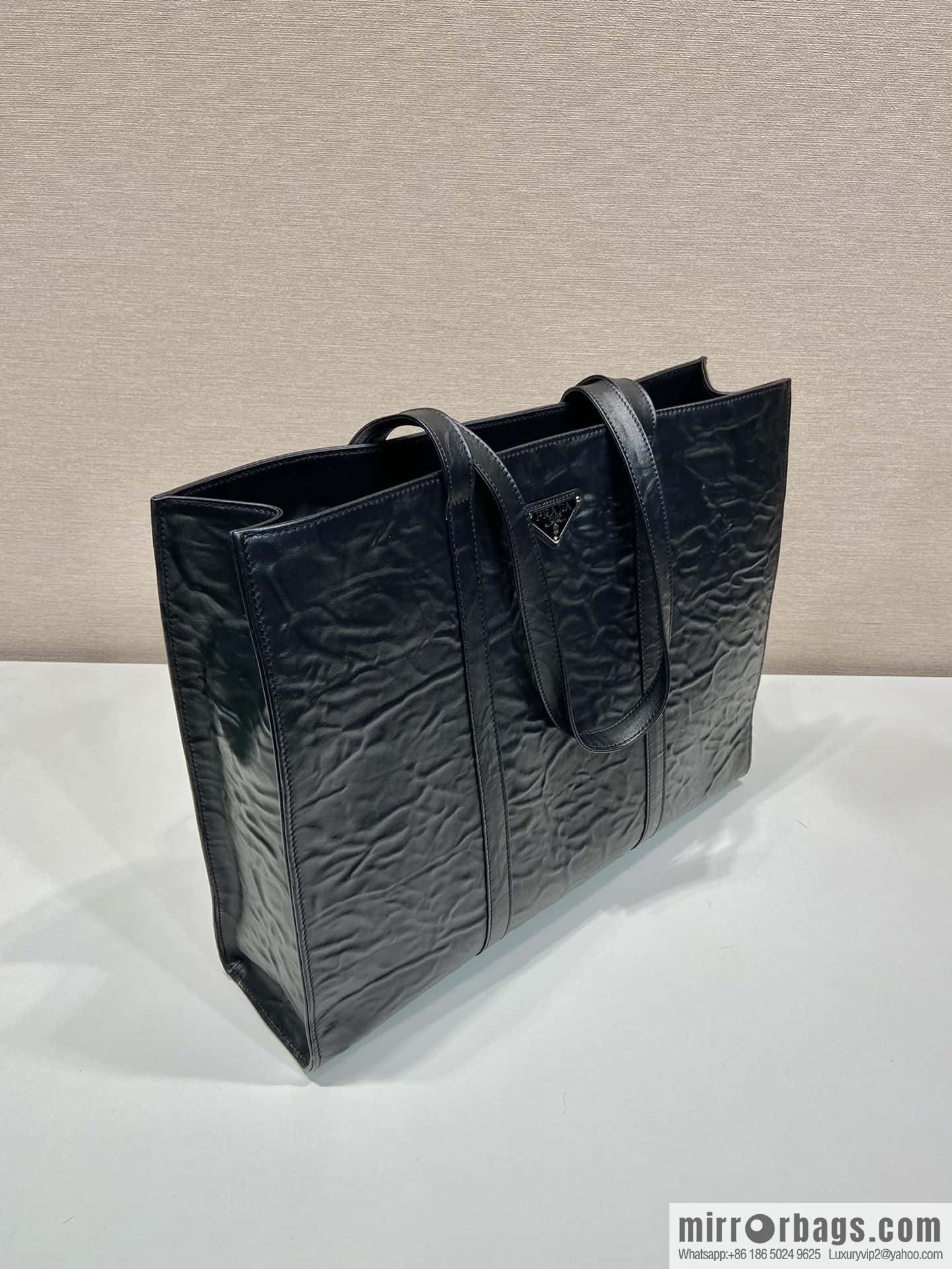PRADA new tote bag 🎉 1BG460 black