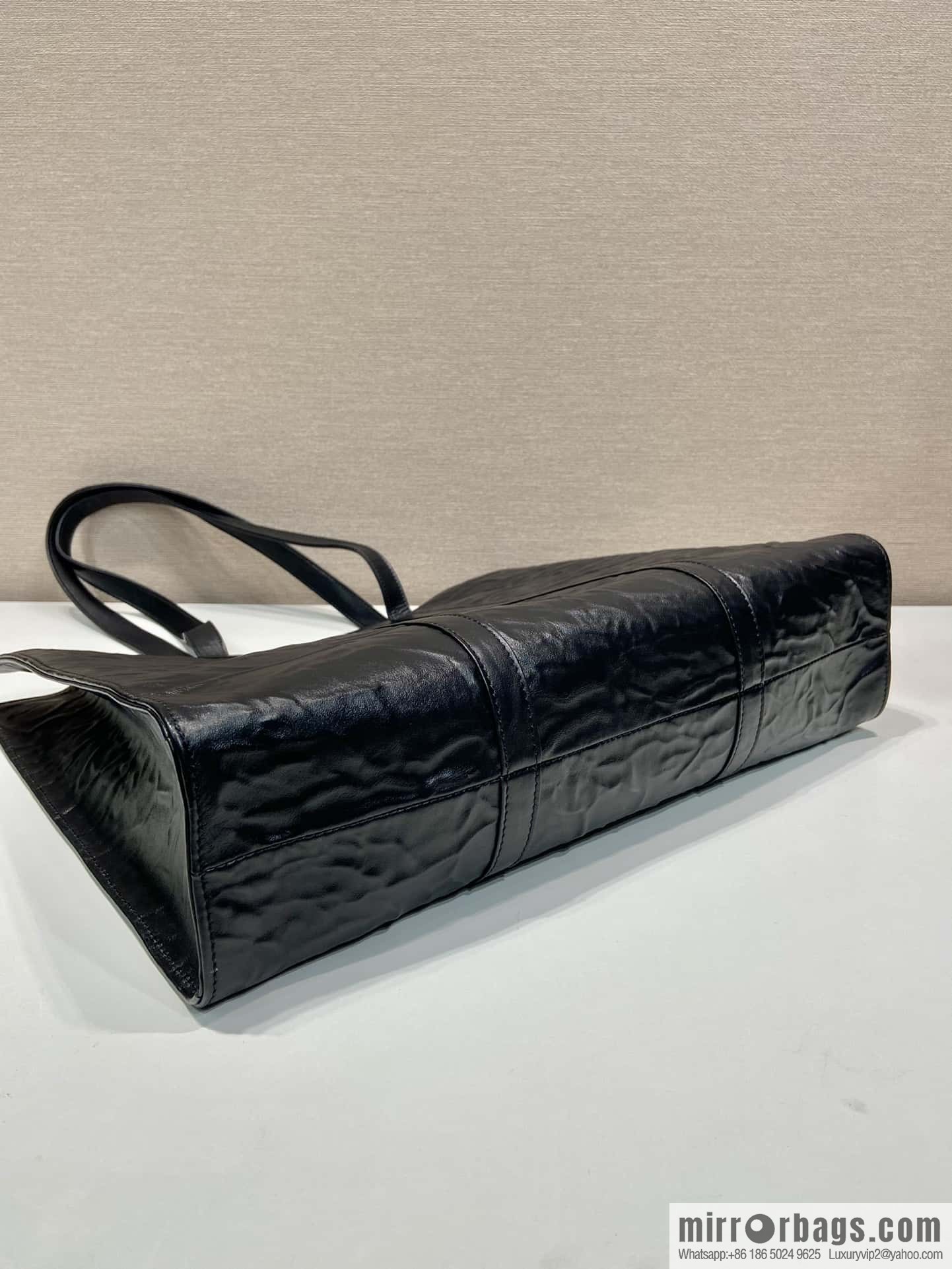 PRADA new tote bag 🎉 1BG460 black