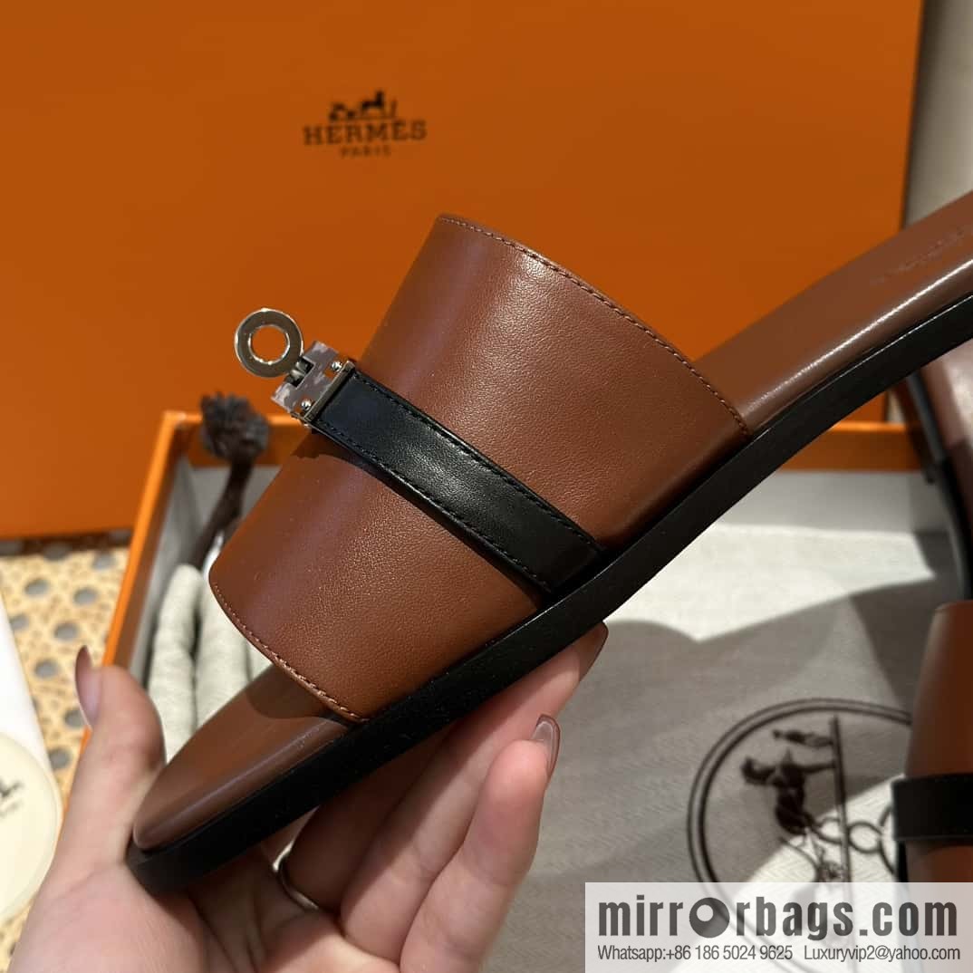 Hermès 2023 Latest Kelly Button Slippers