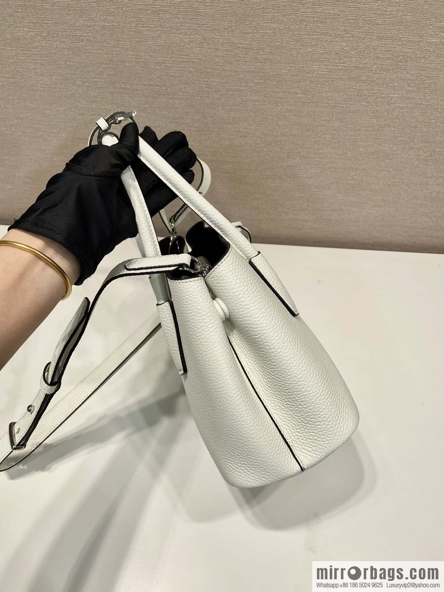 PRADA new shopping bag 🎉 1BG443 suede pattern, white