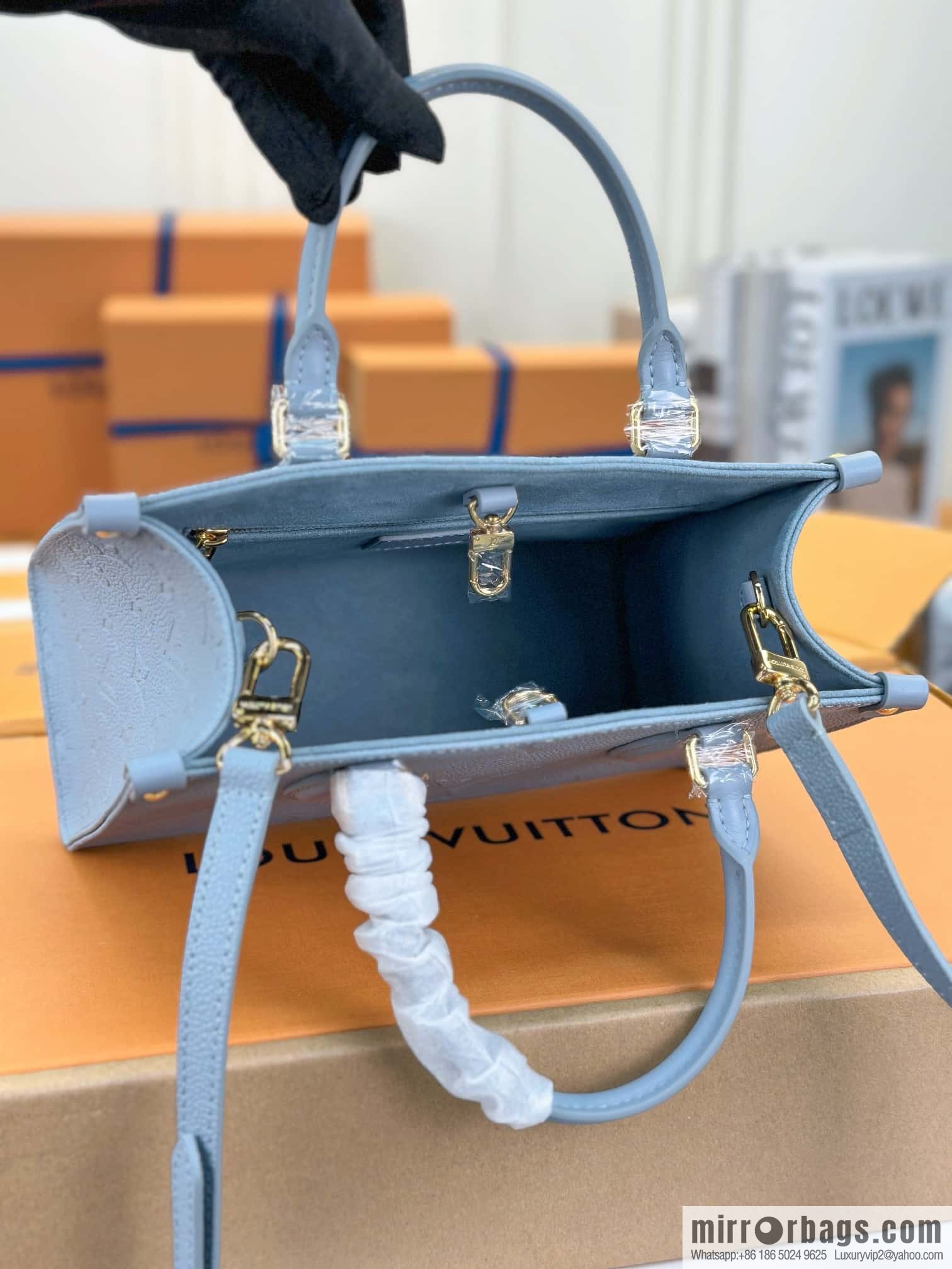 LV M46840 ONTHEGO small handbag