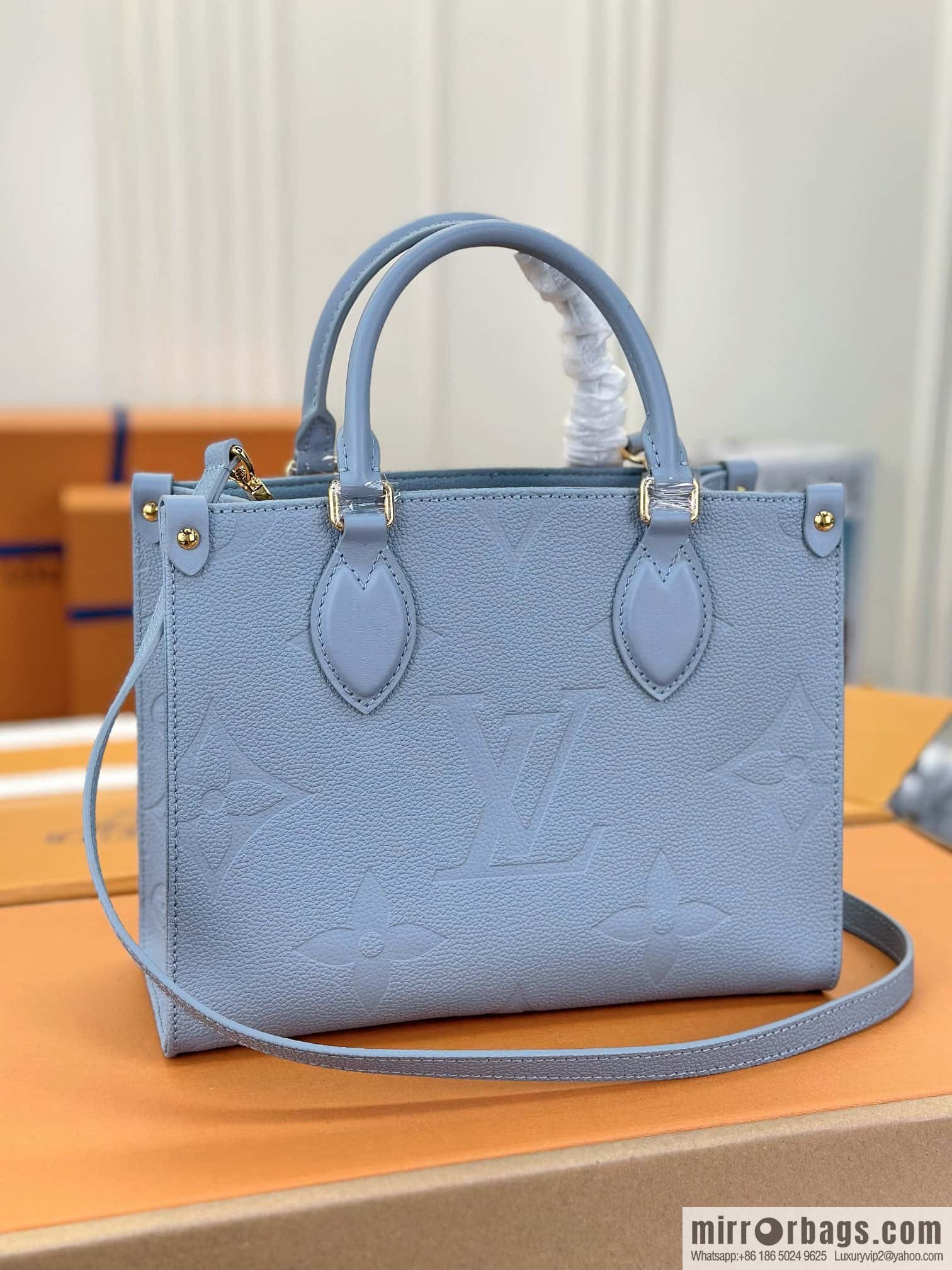 LV M46840 ONTHEGO small handbag
