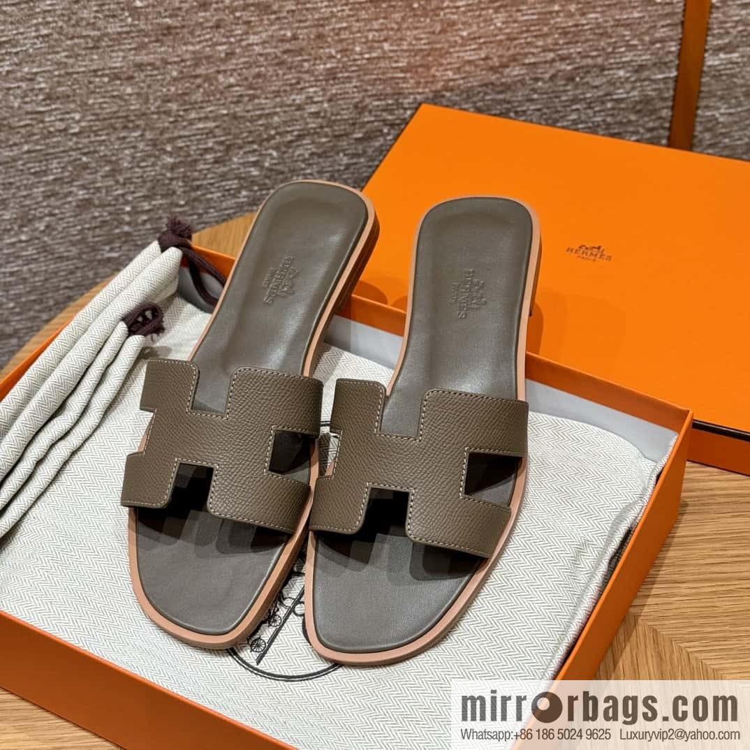 Hermès slippers