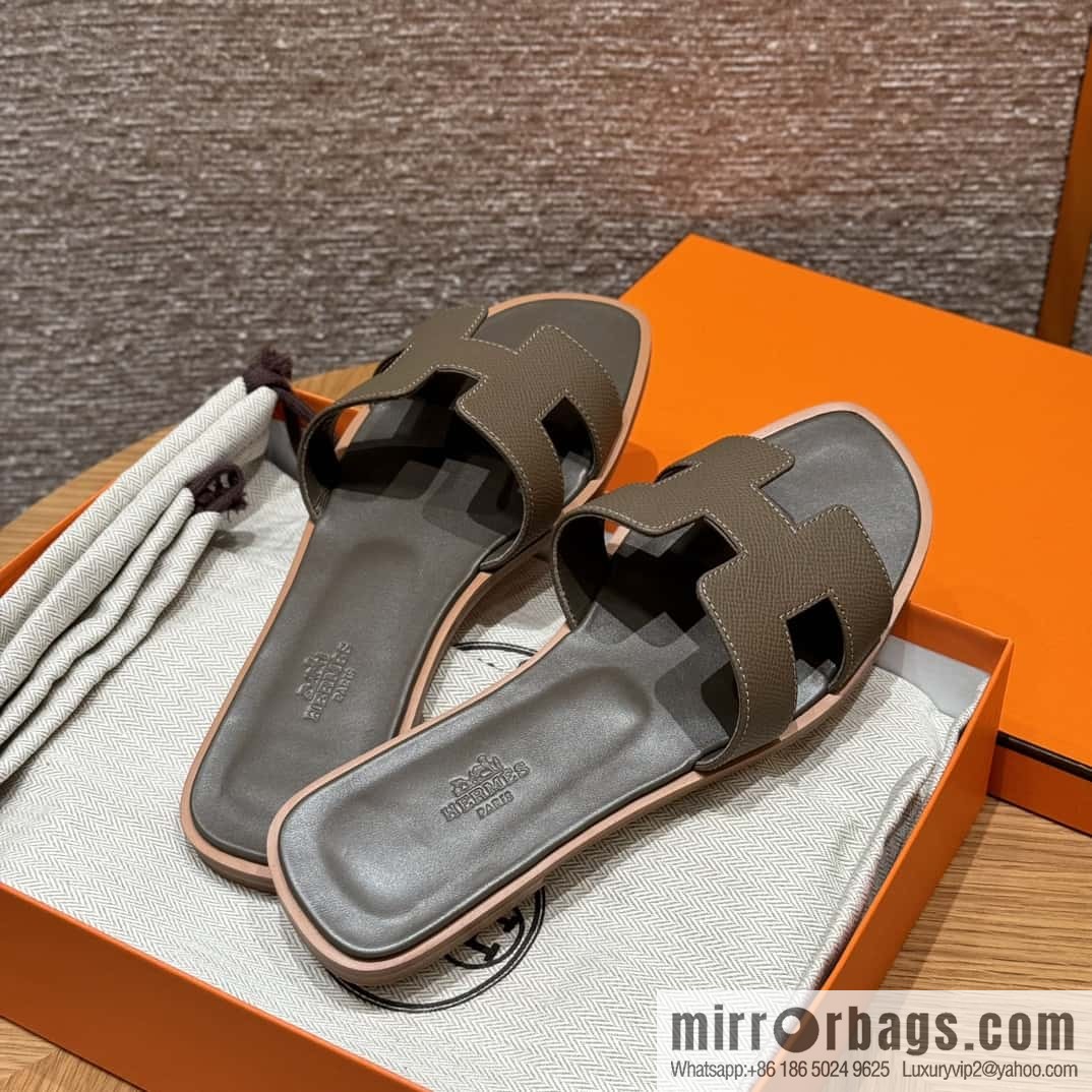 Hermès slippers