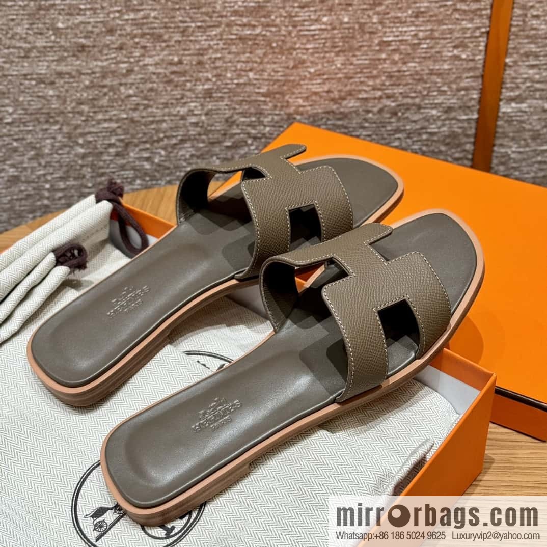 Hermès slippers