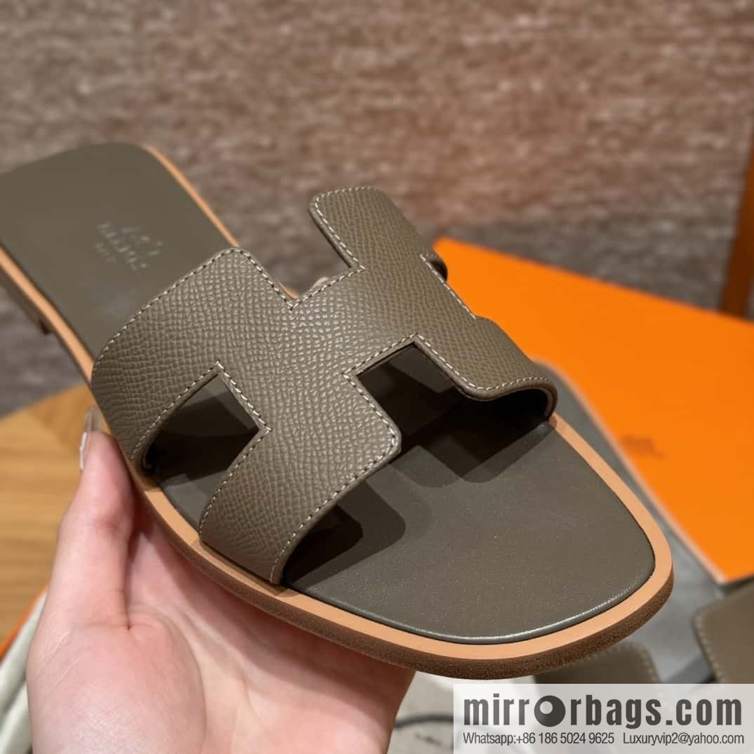 Hermès slippers