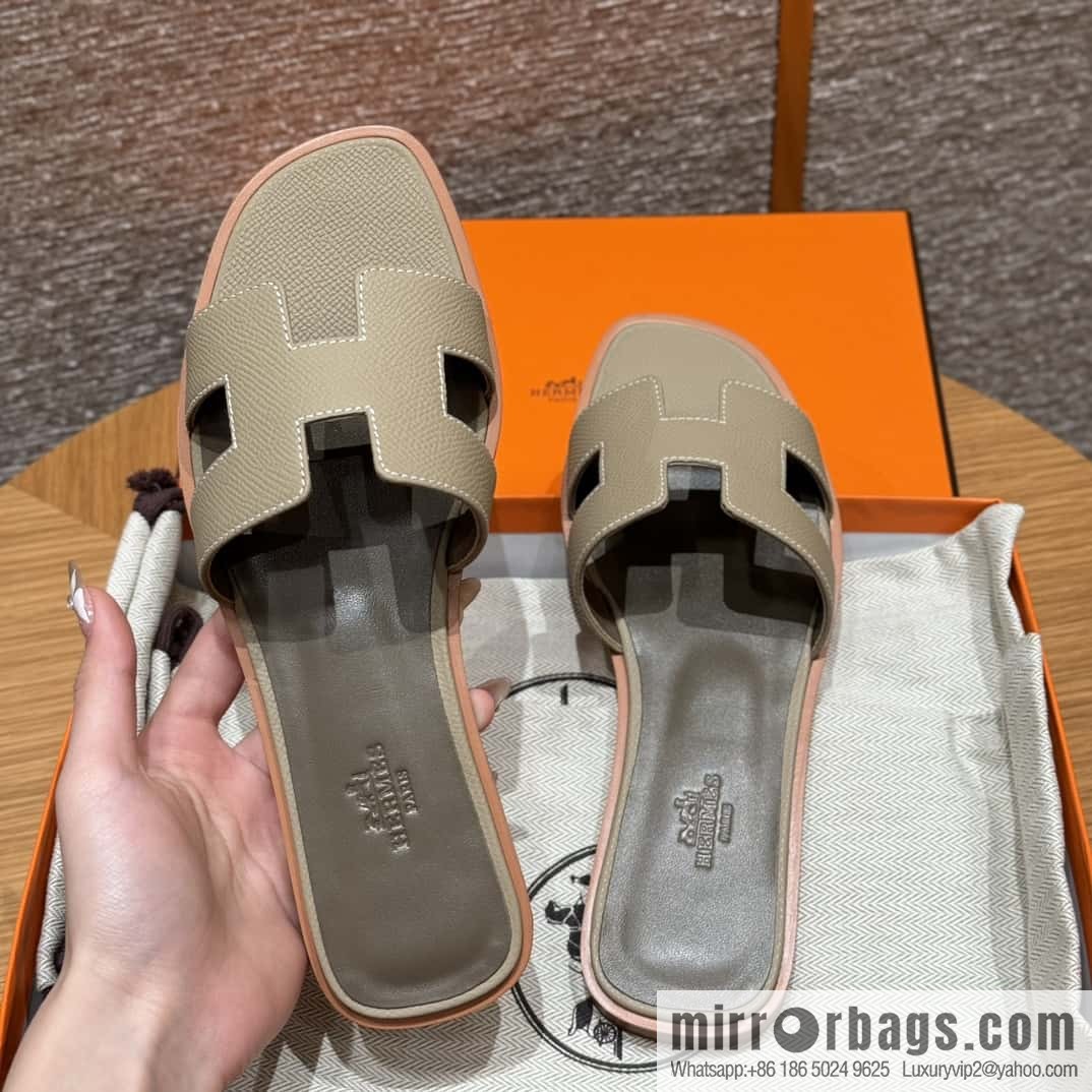 Hermès slippers