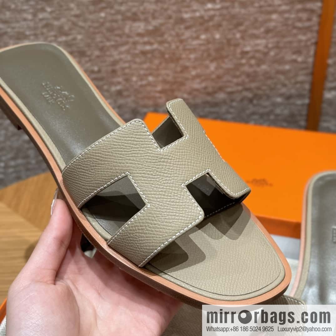 Hermès slippers