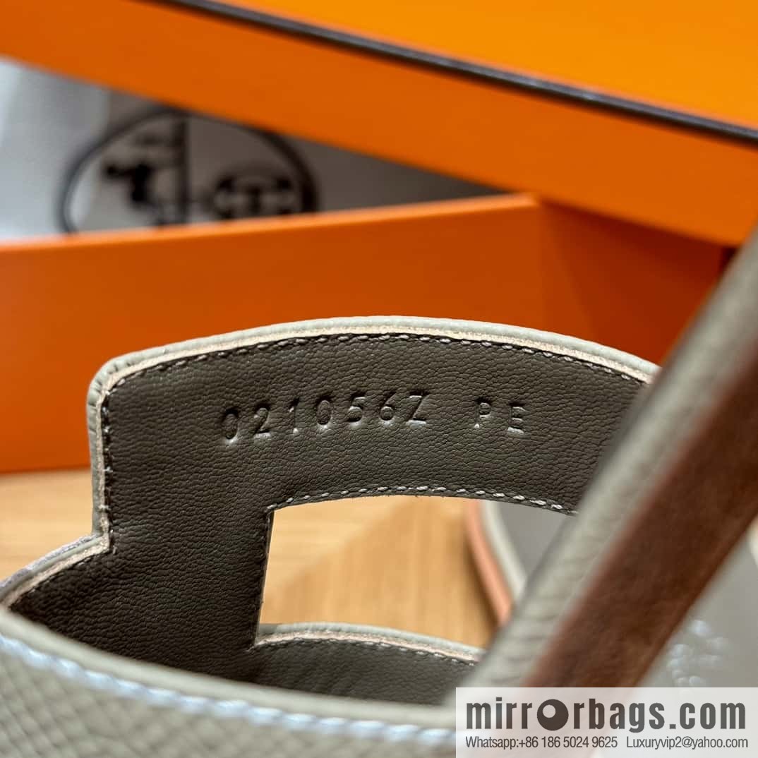 Hermès slippers