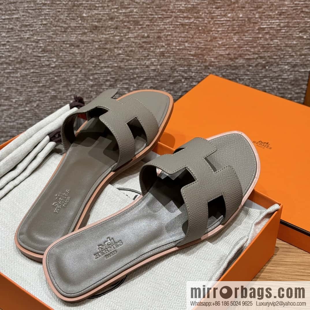 Hermès slippers