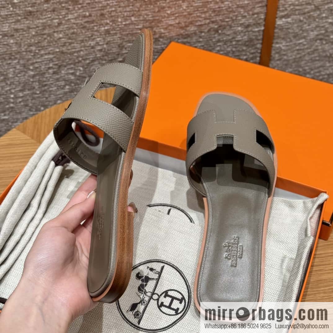 Hermès slippers
