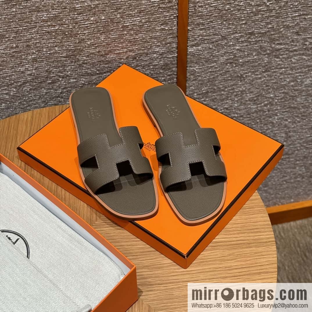 Hermès slippers