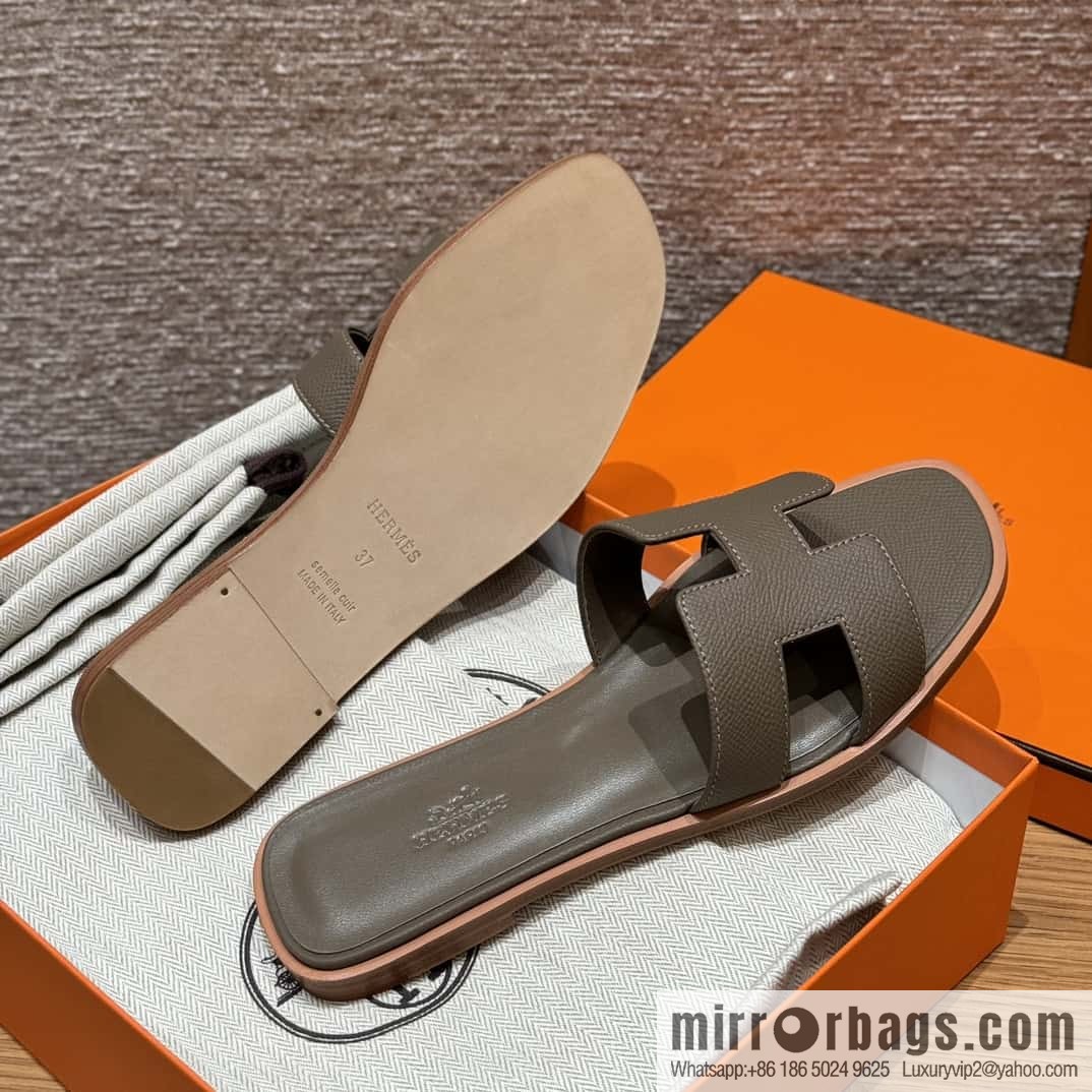 Hermès slippers