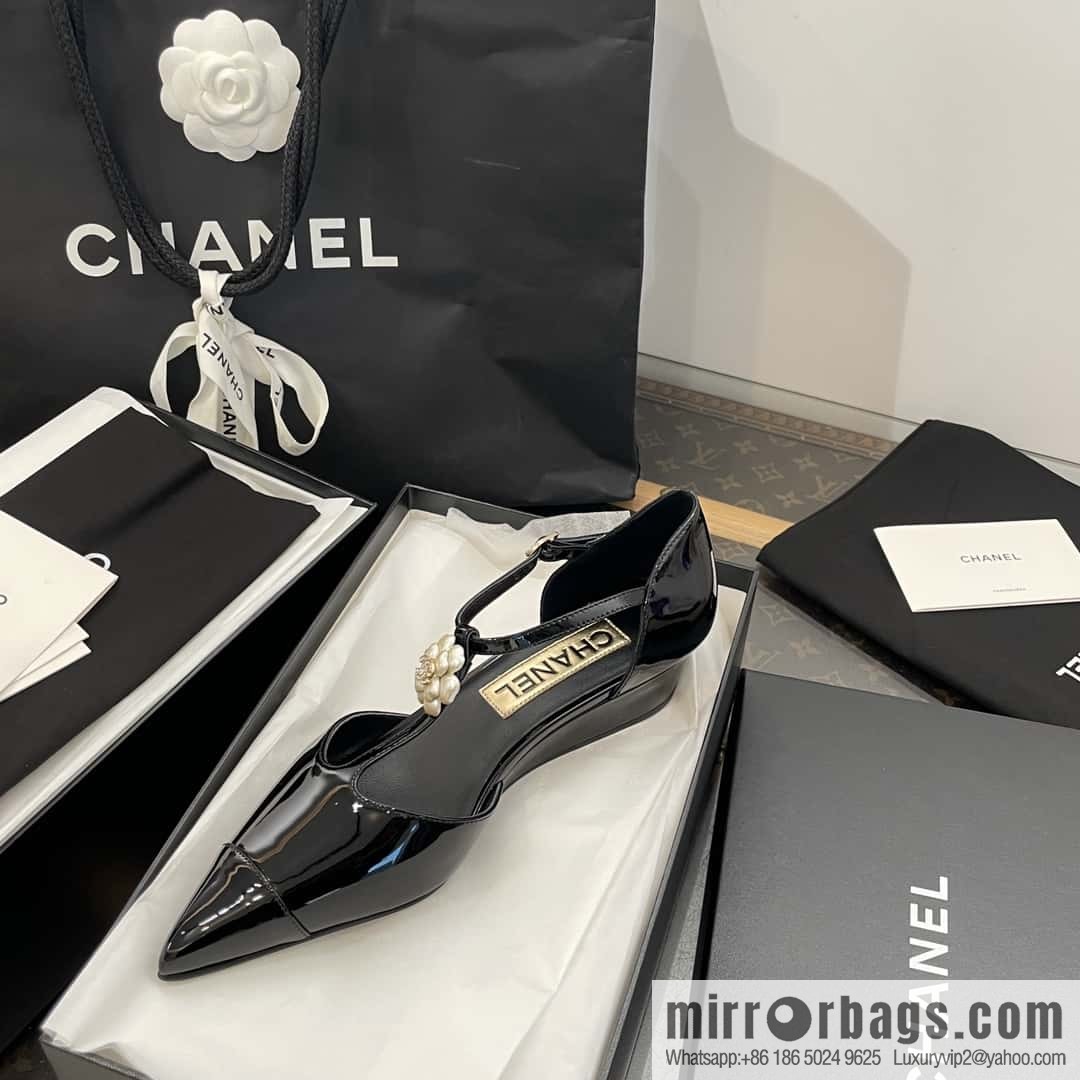CHANEL Xiaoxiang Early Spring Camellia 🥰 Pointed Wedge Heel Single Shoes