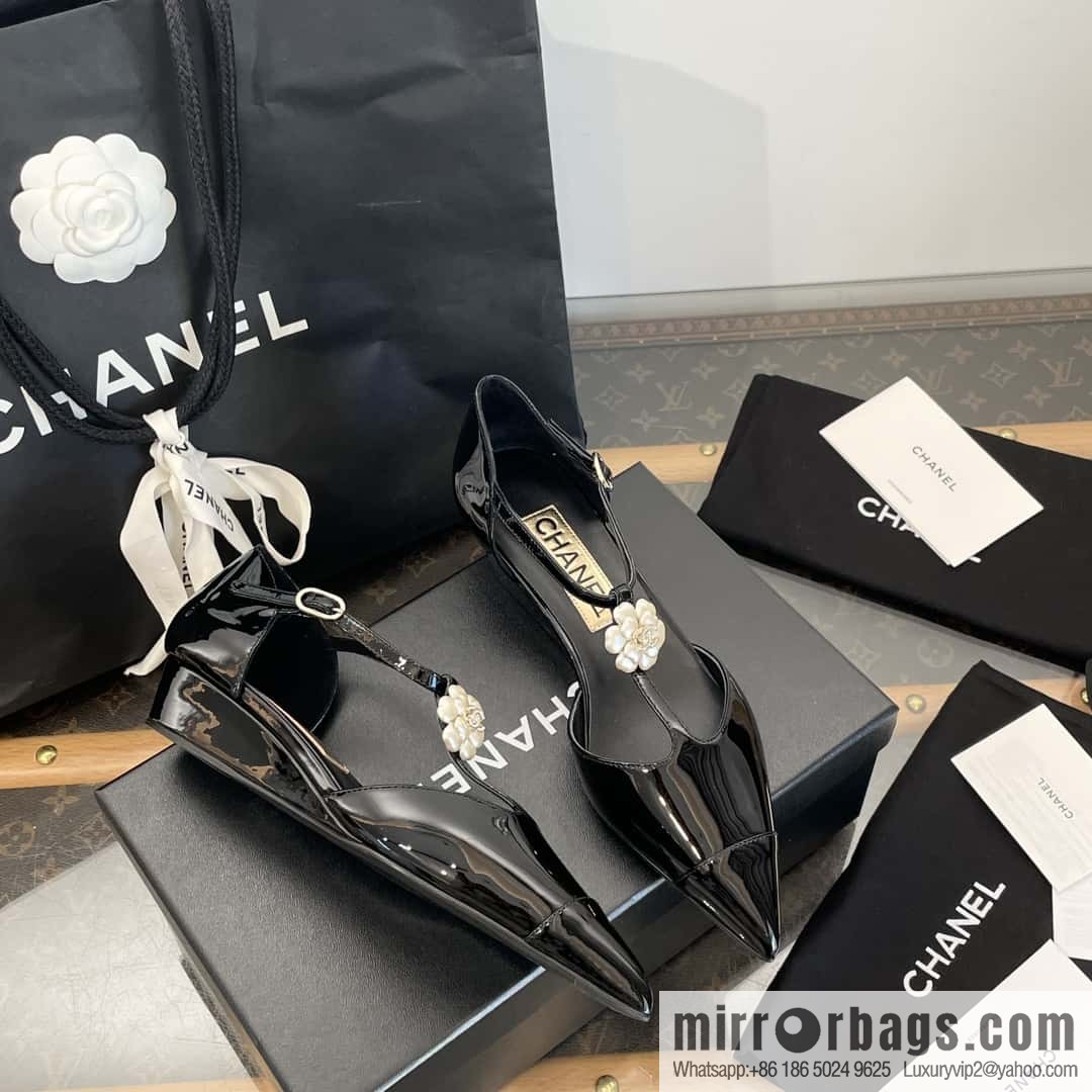 CHANEL Xiaoxiang Early Spring Camellia 🥰 Pointed Wedge Heel Single Shoes