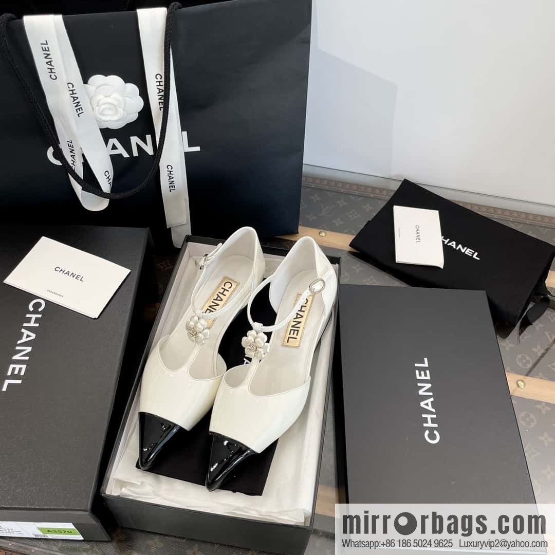 CHANEL Xiaoxiang Early Spring Camellia 🥰 Pointed Wedge Heel Single Shoes