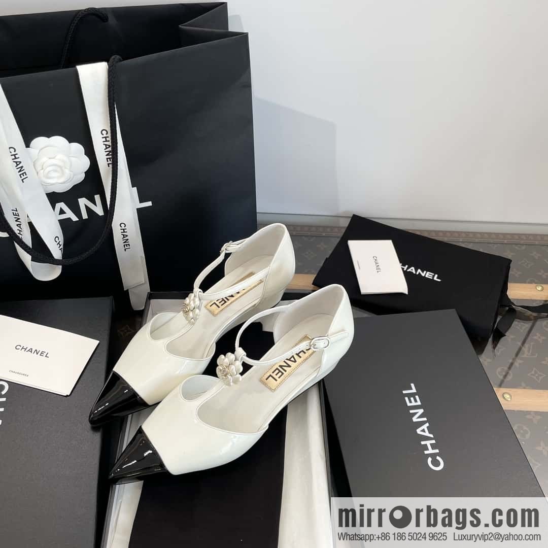 CHANEL Xiaoxiang Early Spring Camellia 🥰 Pointed Wedge Heel Single Shoes