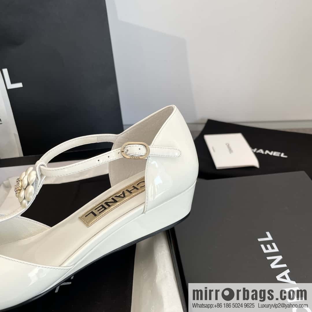 CHANEL Xiaoxiang Early Spring Camellia 🥰 Pointed Wedge Heel Single Shoes