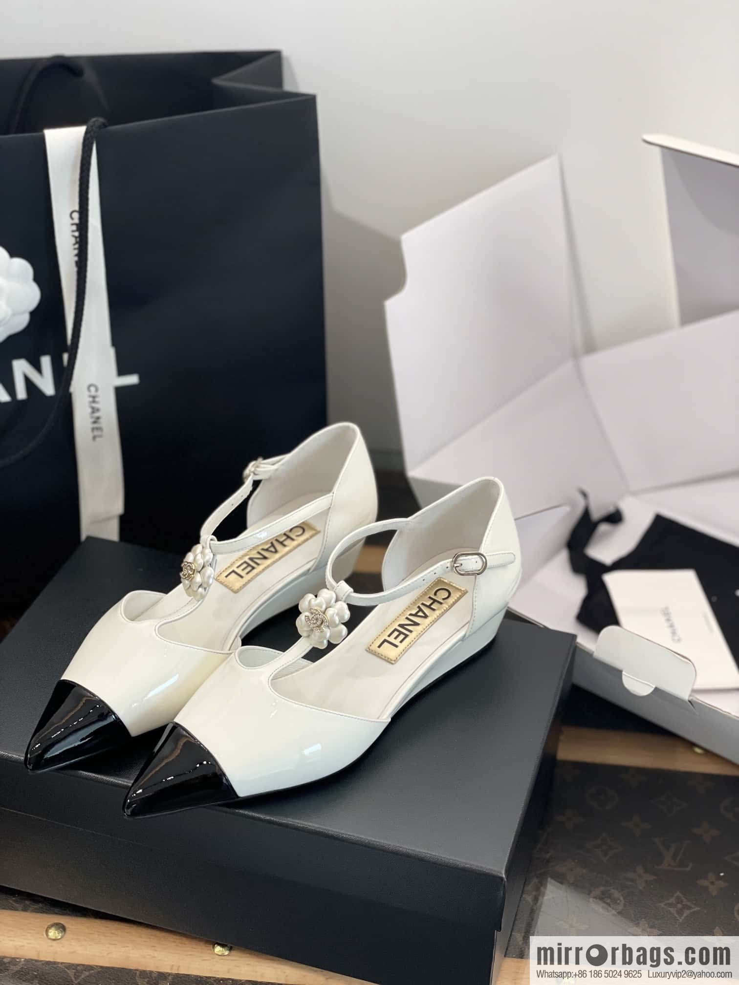 CHANEL Xiaoxiang Early Spring Camellia 🥰 Pointed Wedge Heel Single Shoes