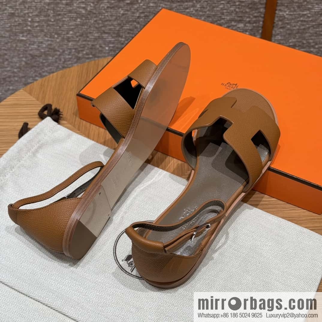 Hermès H's must-wear sandals in spring and summer