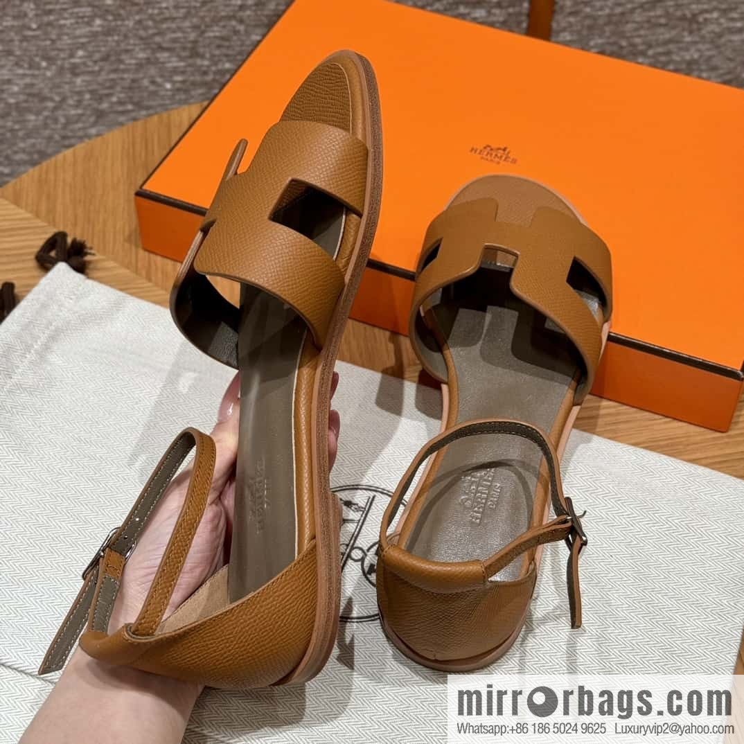 Hermès H's must-wear sandals in spring and summer